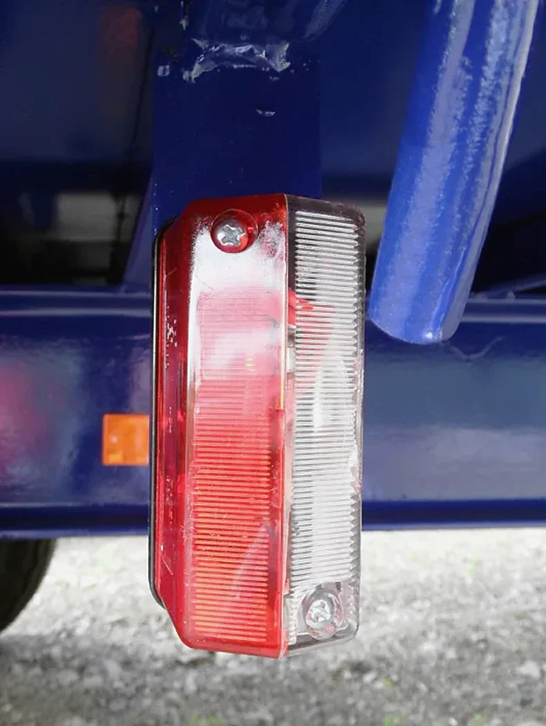 Side marker