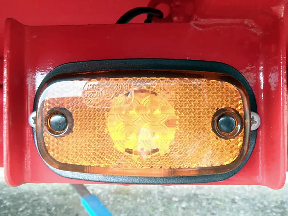 Amber side marker